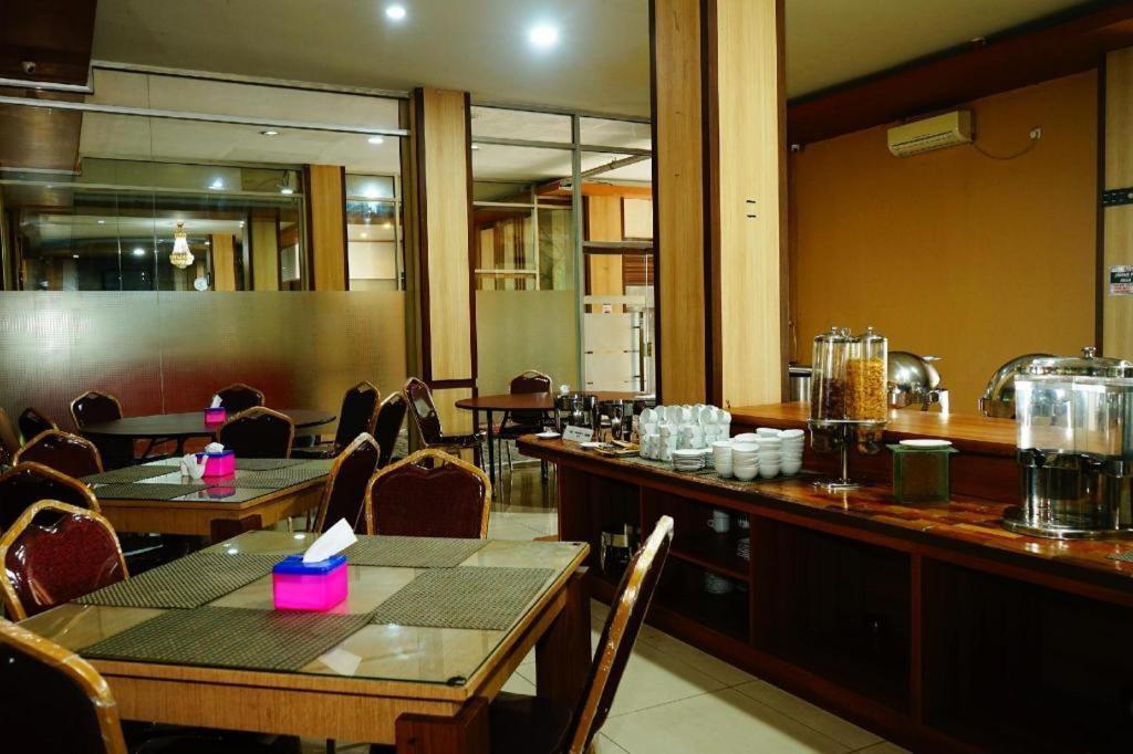 Grand Vella Hotel Pangkal Pinang Extérieur photo